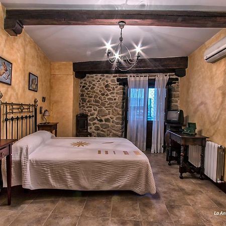La Antigua Botica Guest House Pasaron Exterior photo