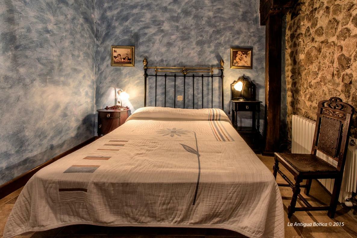 La Antigua Botica Guest House Pasaron Exterior photo